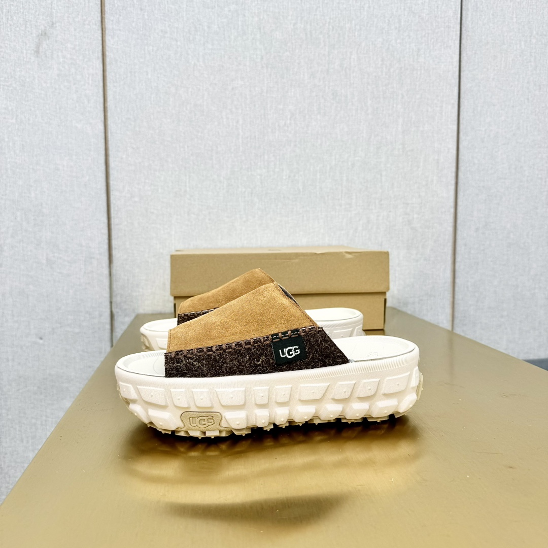Ugg All Gender Venture Daze Slide - DopestKickz