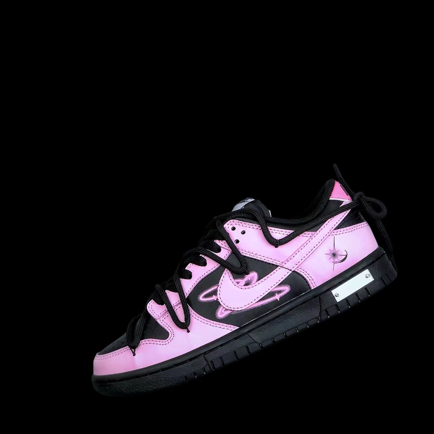 Nike SB Dunk Low Sneaker      - DopestKickz