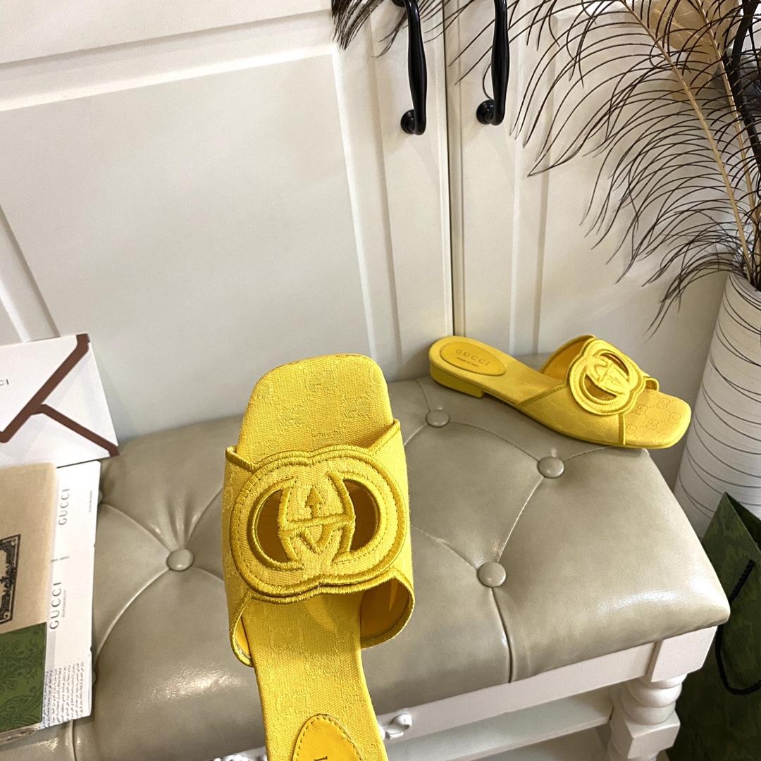 Gucci Women's Interlocking G Slide Sandal - DopestKickz