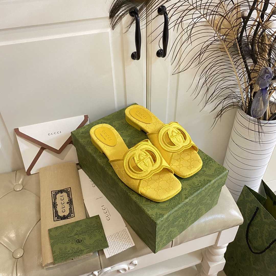 Gucci Women's Interlocking G Slide Sandal - DopestKickz