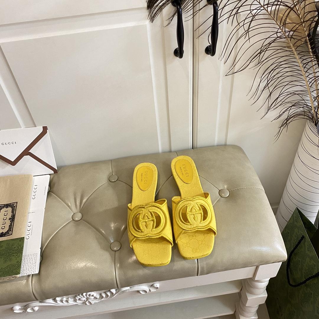 Gucci Women's Interlocking G Slide Sandal - DopestKickz