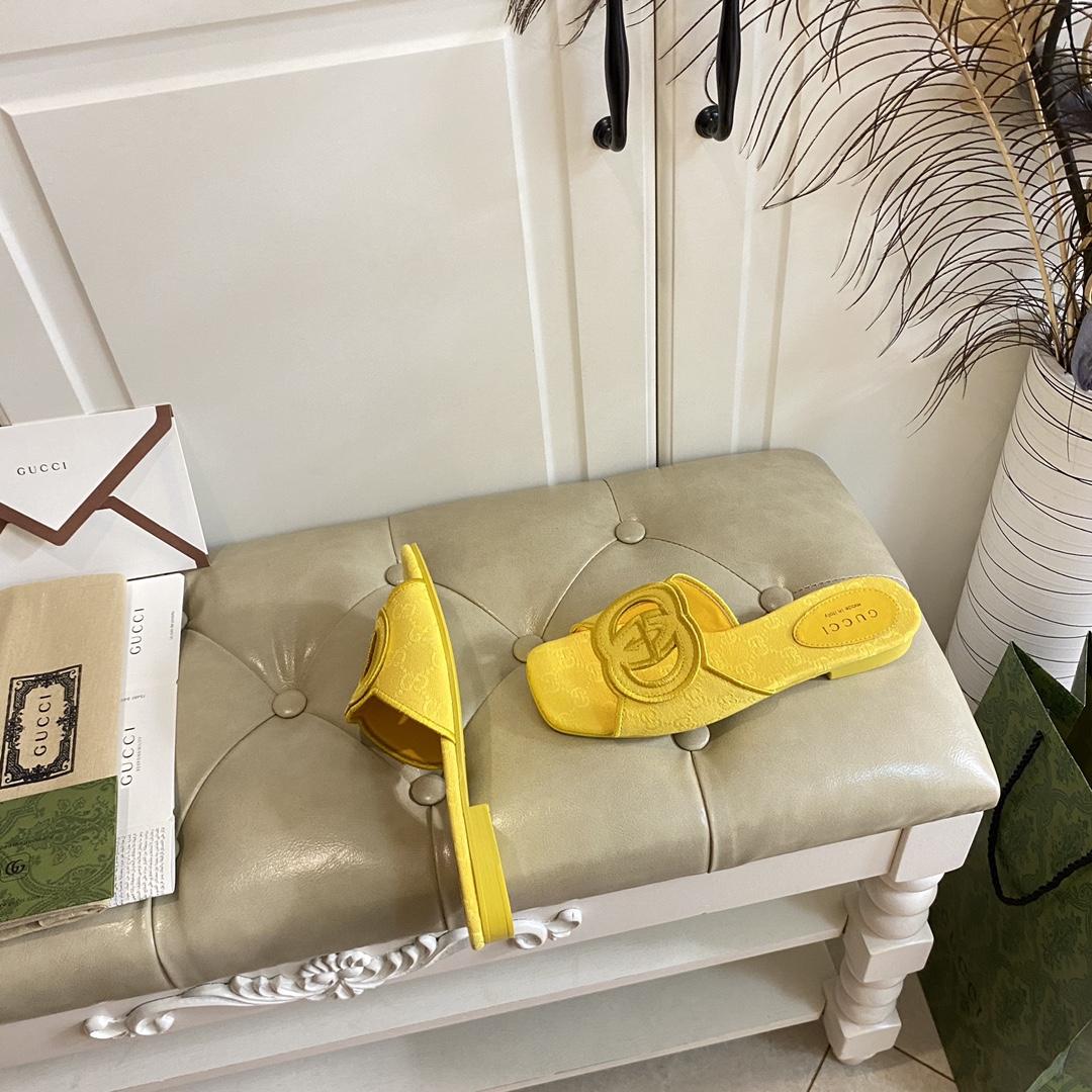 Gucci Women's Interlocking G Slide Sandal - DopestKickz