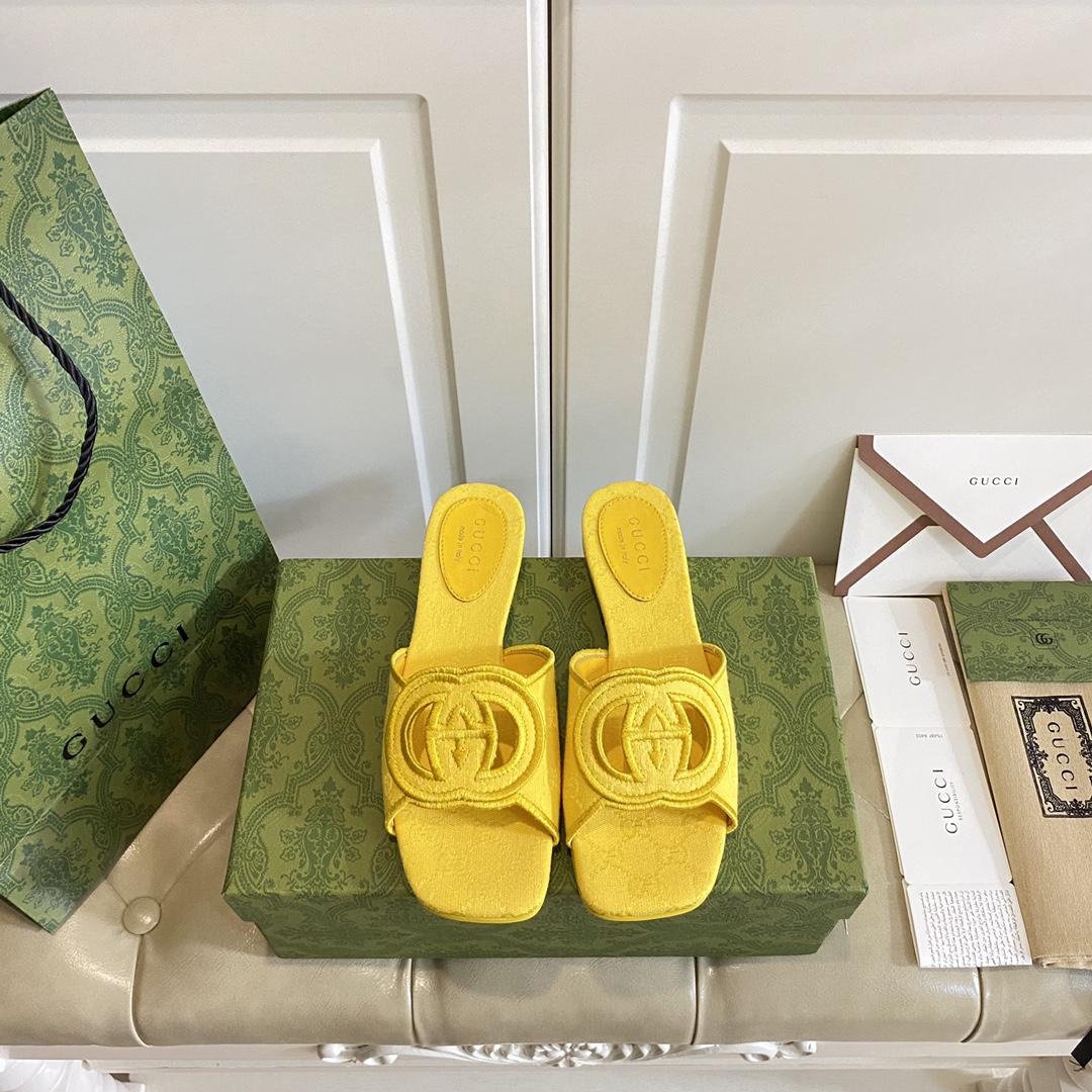 Gucci Women's Interlocking G Slide Sandal - DopestKickz