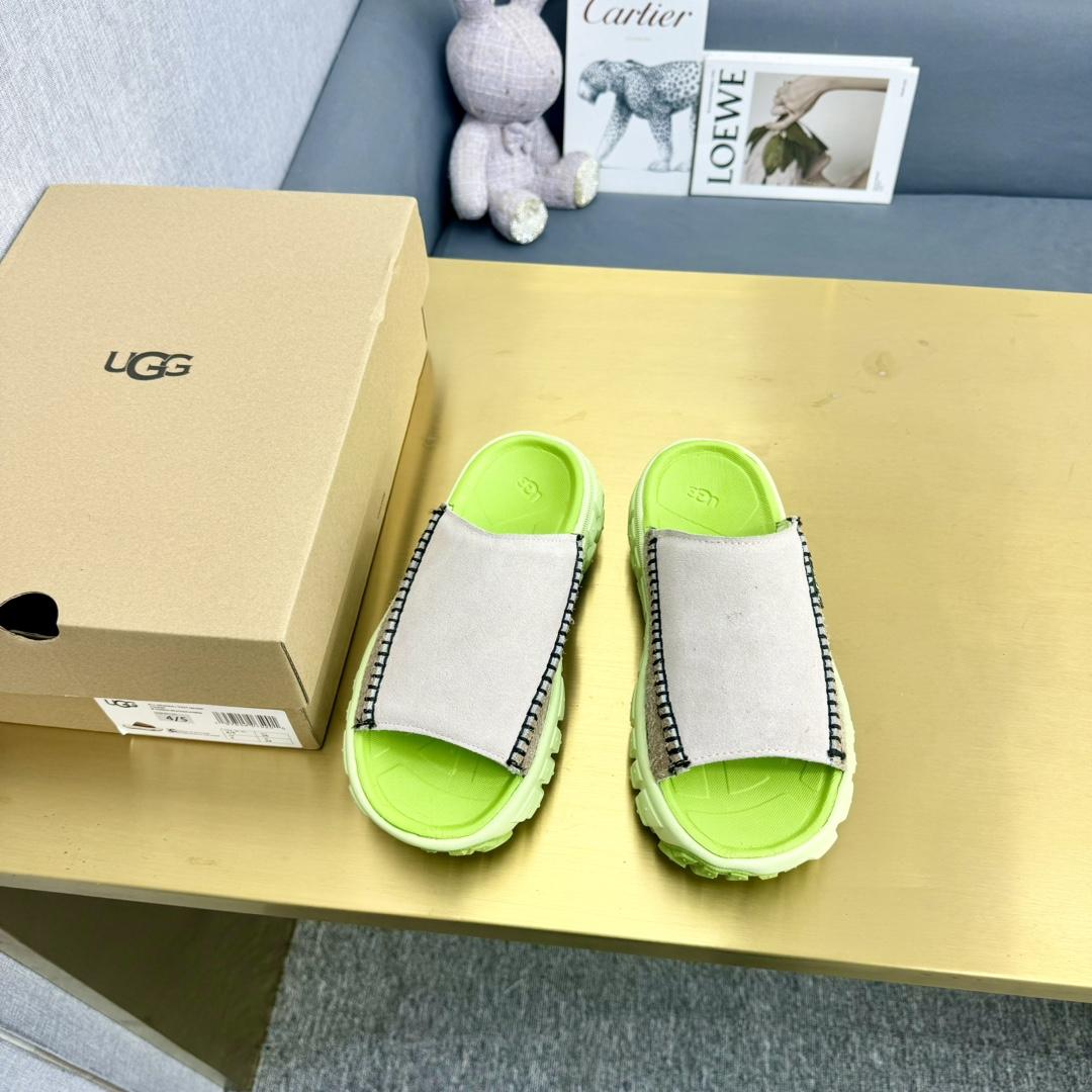 Ugg All Gender Venture Daze Slide - DopestKickz