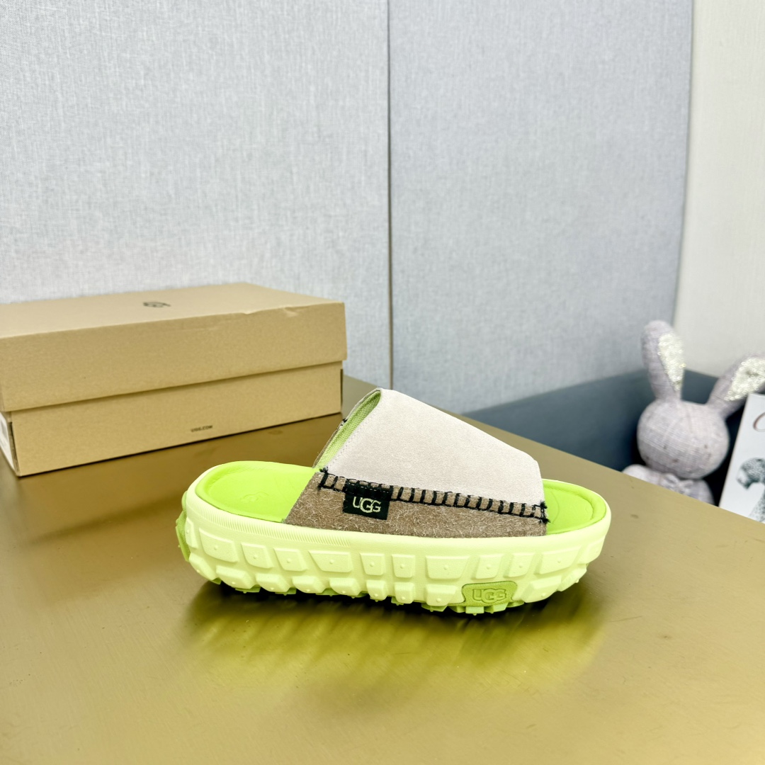 Ugg All Gender Venture Daze Slide - DopestKickz
