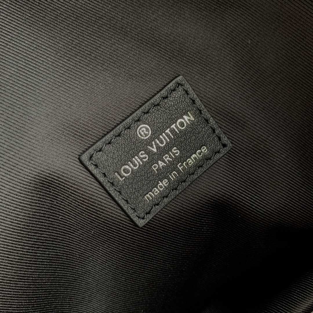 Louis Vuitton Helmet Bag   M46554 - DopestKickz