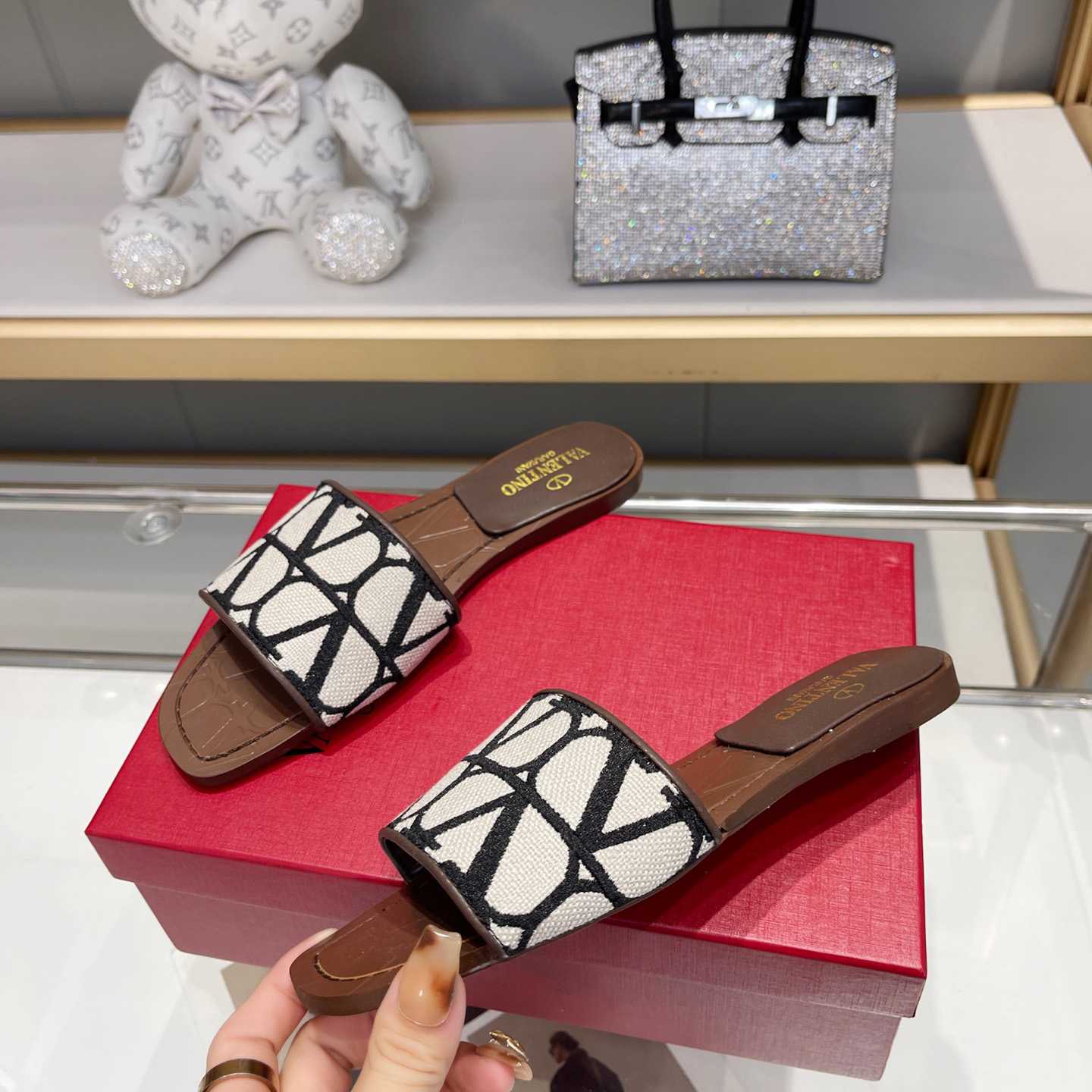 Valenti Garavani VLogo Toile Iconographe Slides - DopestKickz