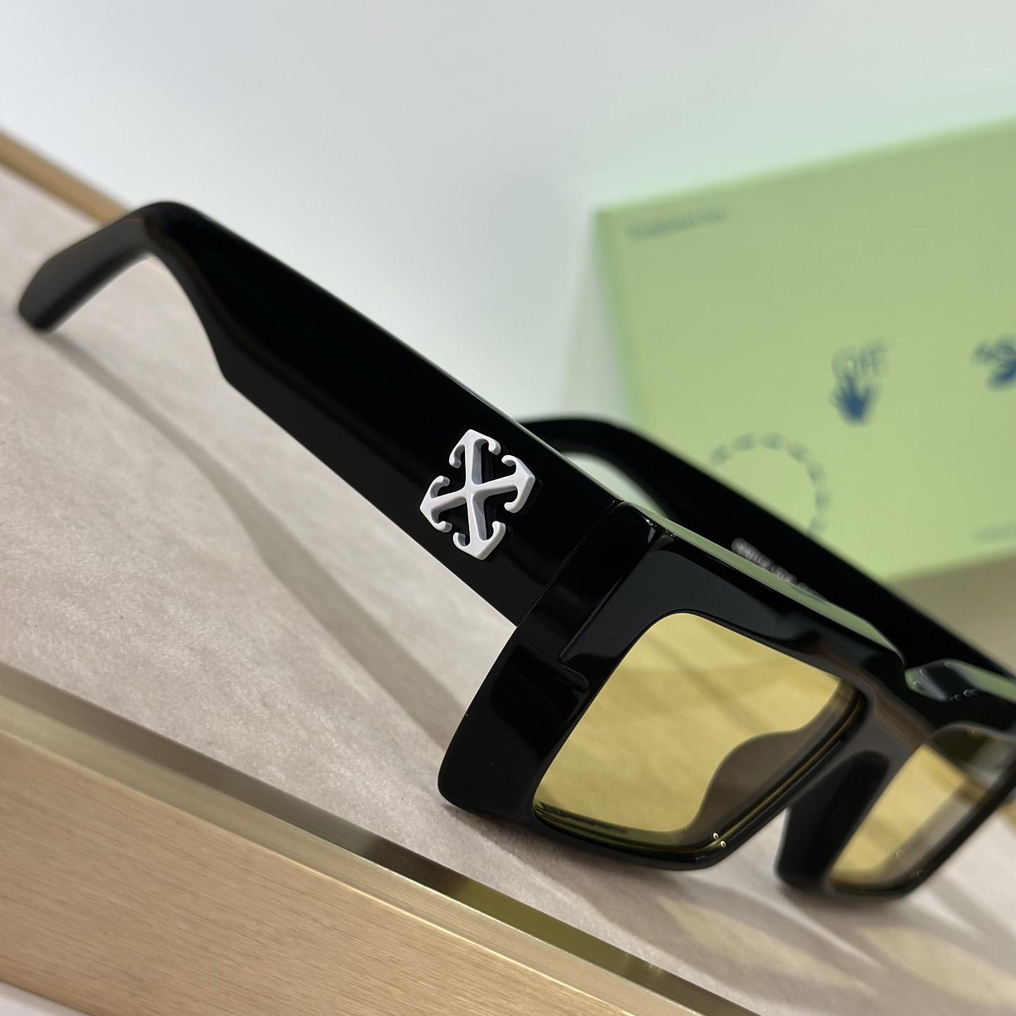 Off White Moberly Sunglasses      OERl114 - DopestKickz