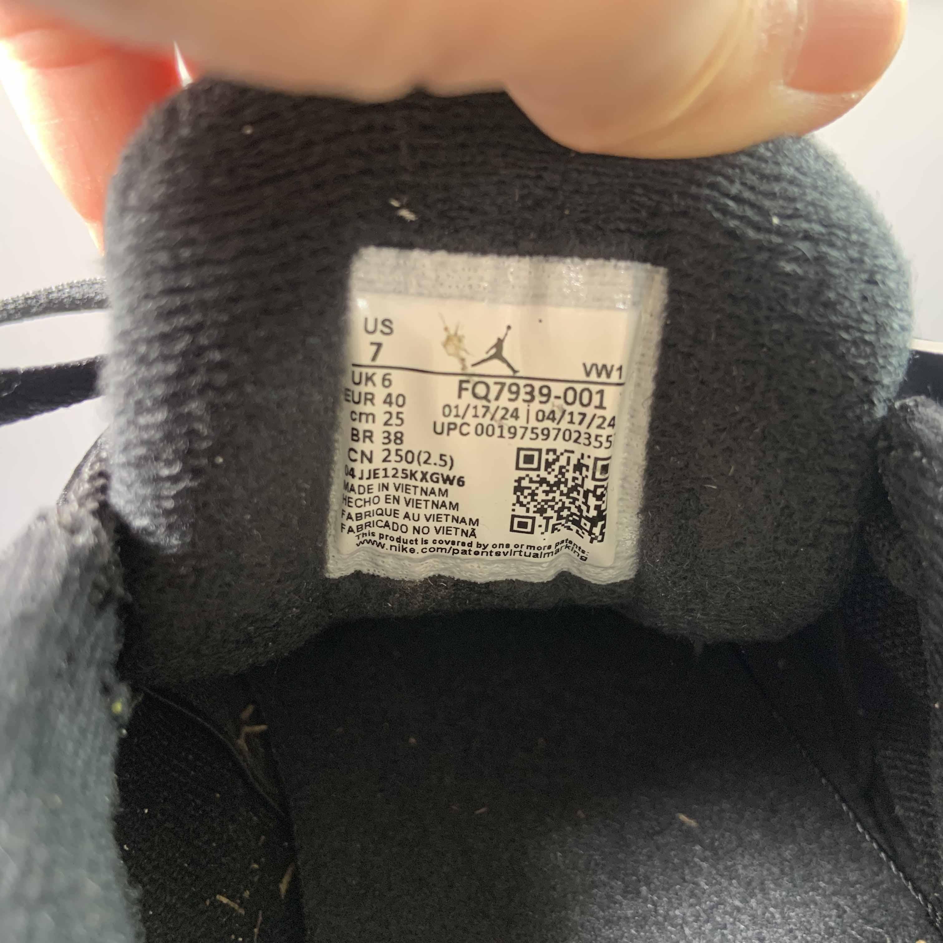 Jordan 4 Black/Light Bone-Dark Grey Sneakers     FQ7939-001 - DopestKickz