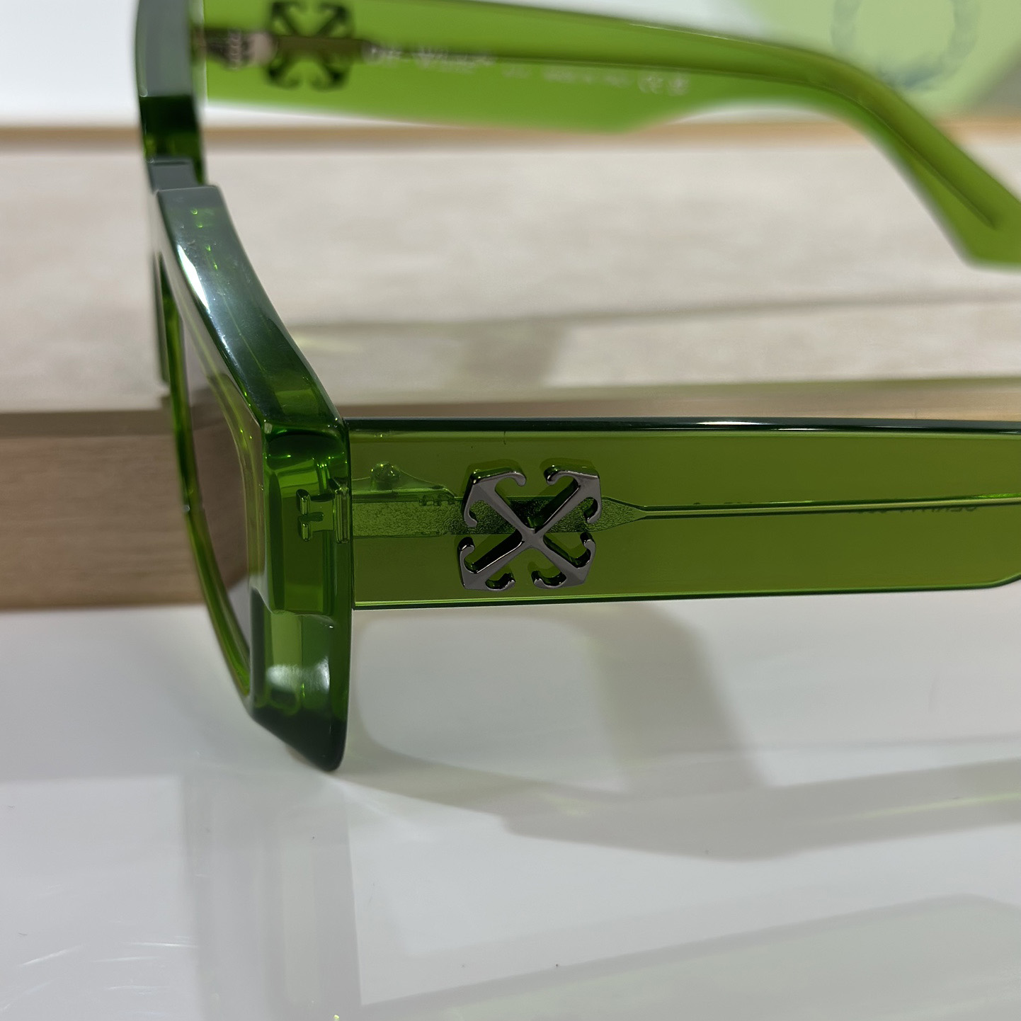 Off White Moberly Sunglasses      OERl114 - DopestKickz