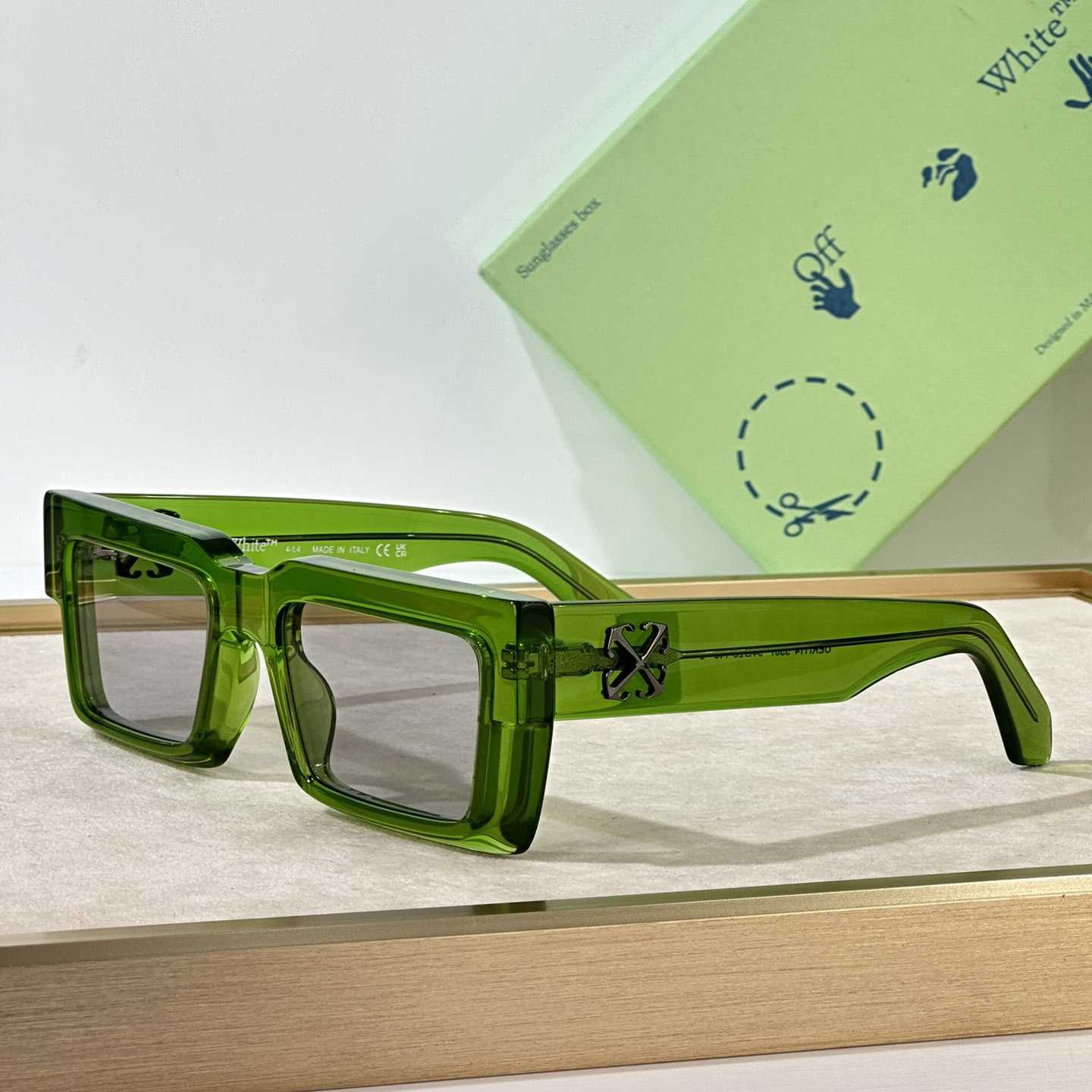 Off White Moberly Sunglasses      OERl114 - DopestKickz