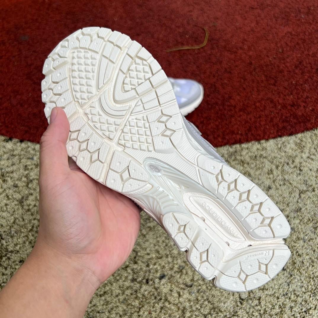 New Balance 1906R Sneakers      M1906RPA - DopestKickz