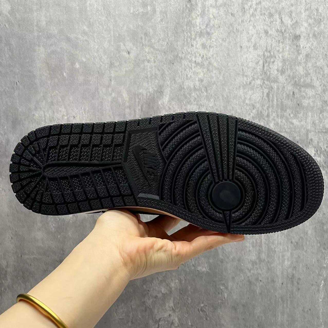 ​Travis Scott X Jordan 1 Low Sneaker   DM7866-201 - DopestKickz