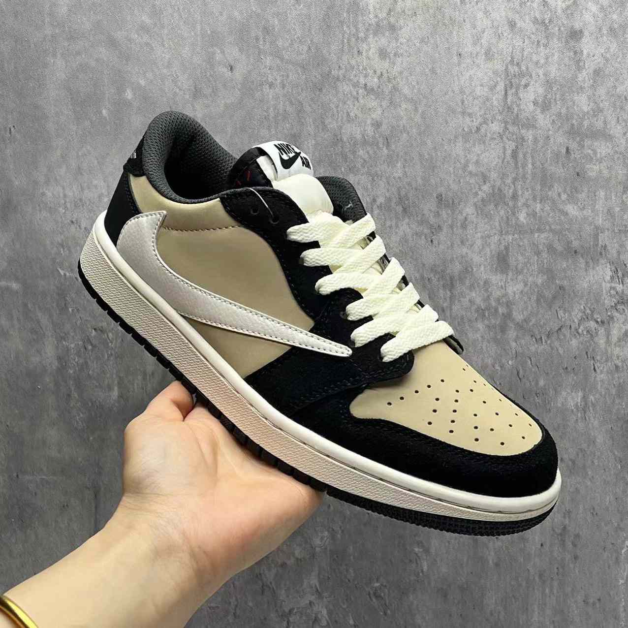 ​Travis Scott X Jordan 1 Low Sneaker   DM7866-201 - DopestKickz