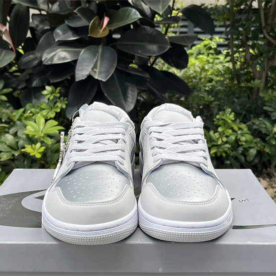 Air Jordan 1 Low OG “Metallic Silver Sneaker      CZ0790-002 - DopestKickz