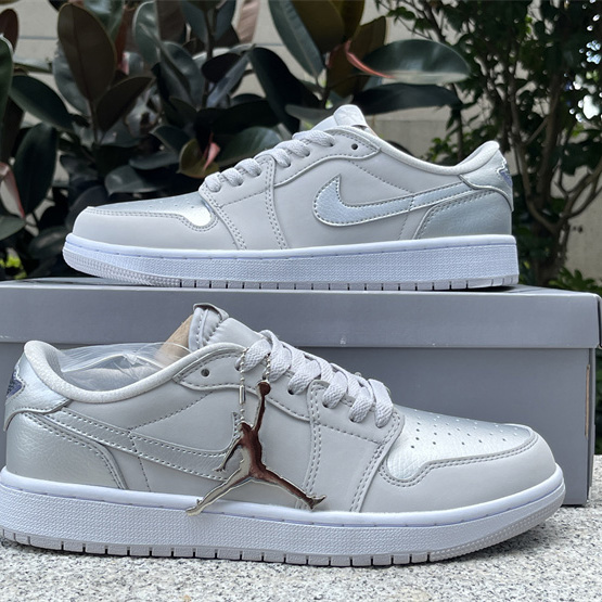 Air Jordan 1 Low OG “Metallic Silver Sneaker      CZ0790-002 - DopestKickz