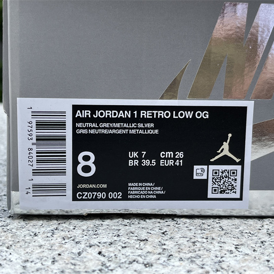 Air Jordan 1 Low OG “Metallic Silver Sneaker      CZ0790-002 - DopestKickz