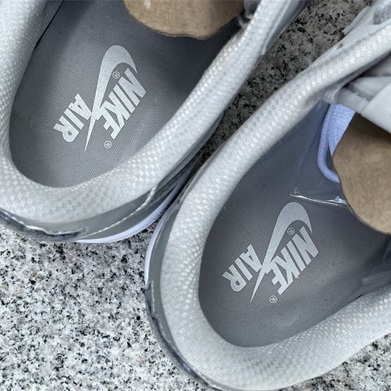 Air Jordan 1 Low OG “Metallic Silver Sneaker      CZ0790-002 - DopestKickz