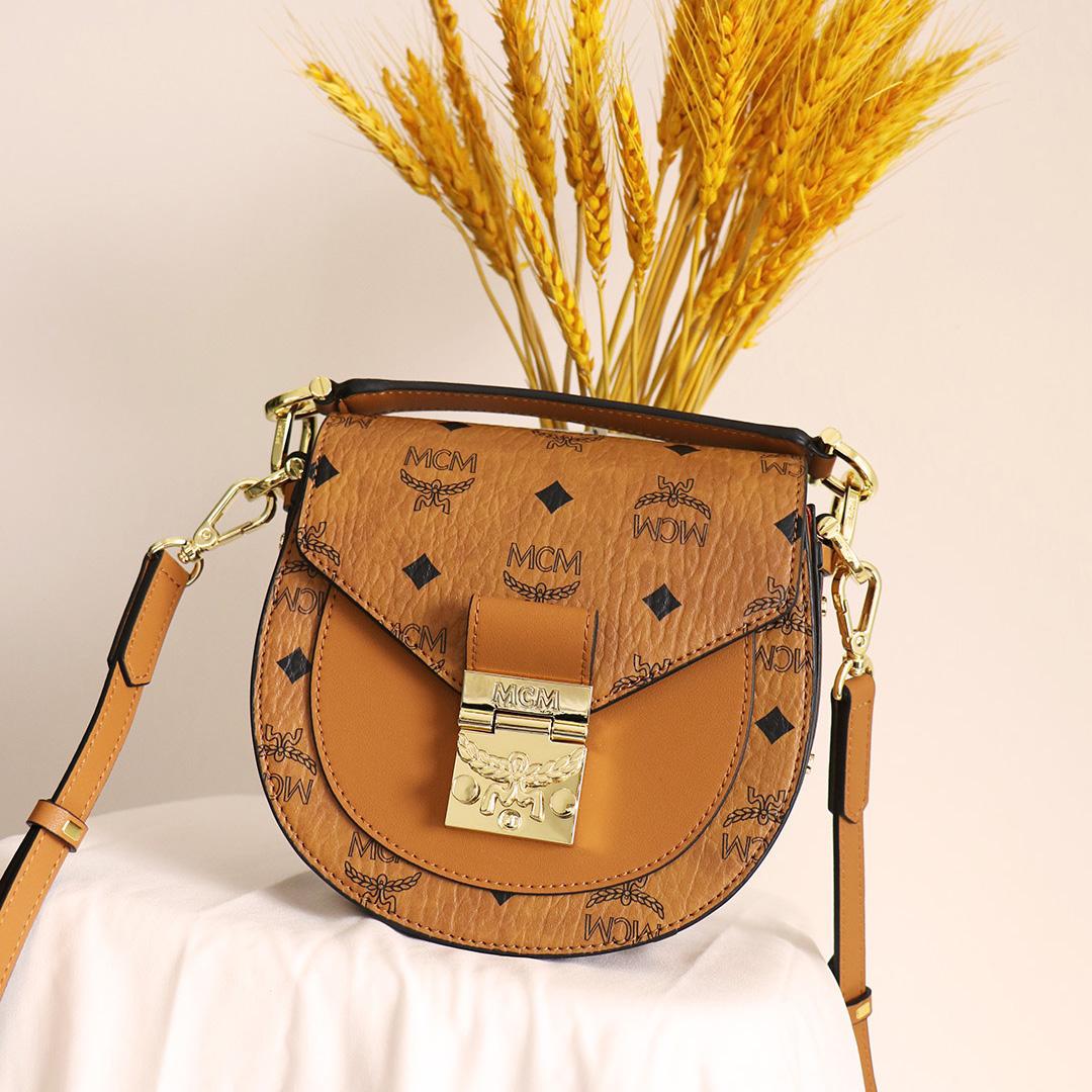 MCM Tracy Shoulder Bag  (18-18-7cm) - DopestKickz