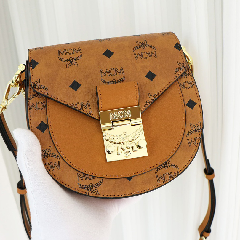 MCM Tracy Shoulder Bag  (18-18-7cm) - DopestKickz