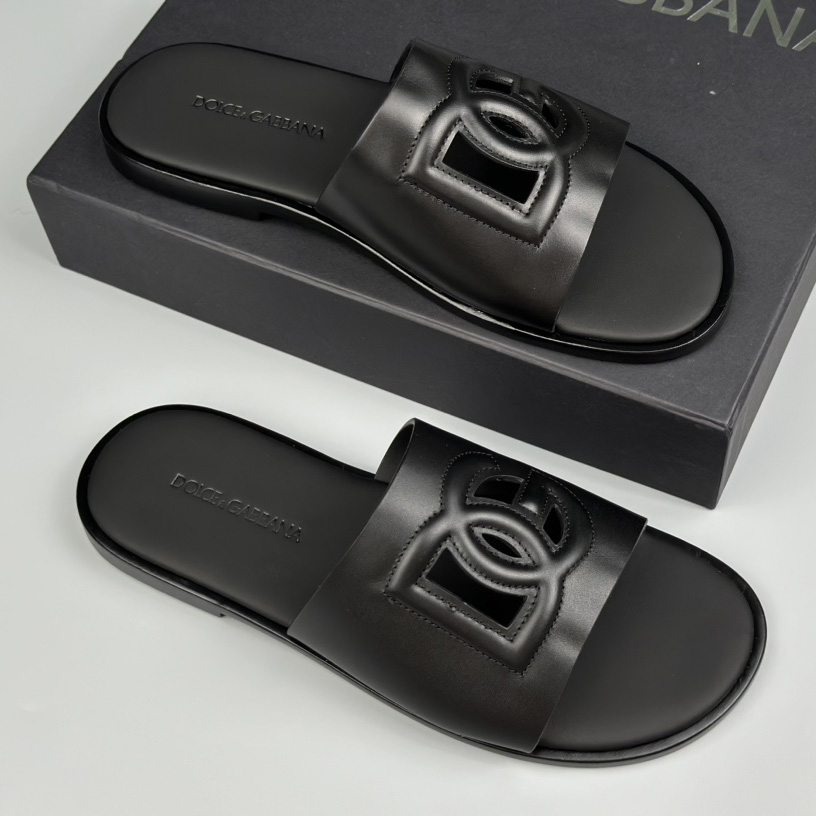 Dolce & Gabbana Calfskin sliders - DopestKickz