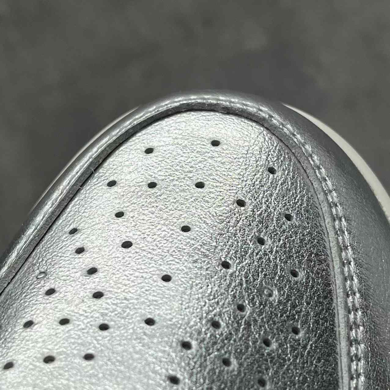 Jordan1 High OG“Chrome” Sneaker    FN7249-001 - DopestKickz