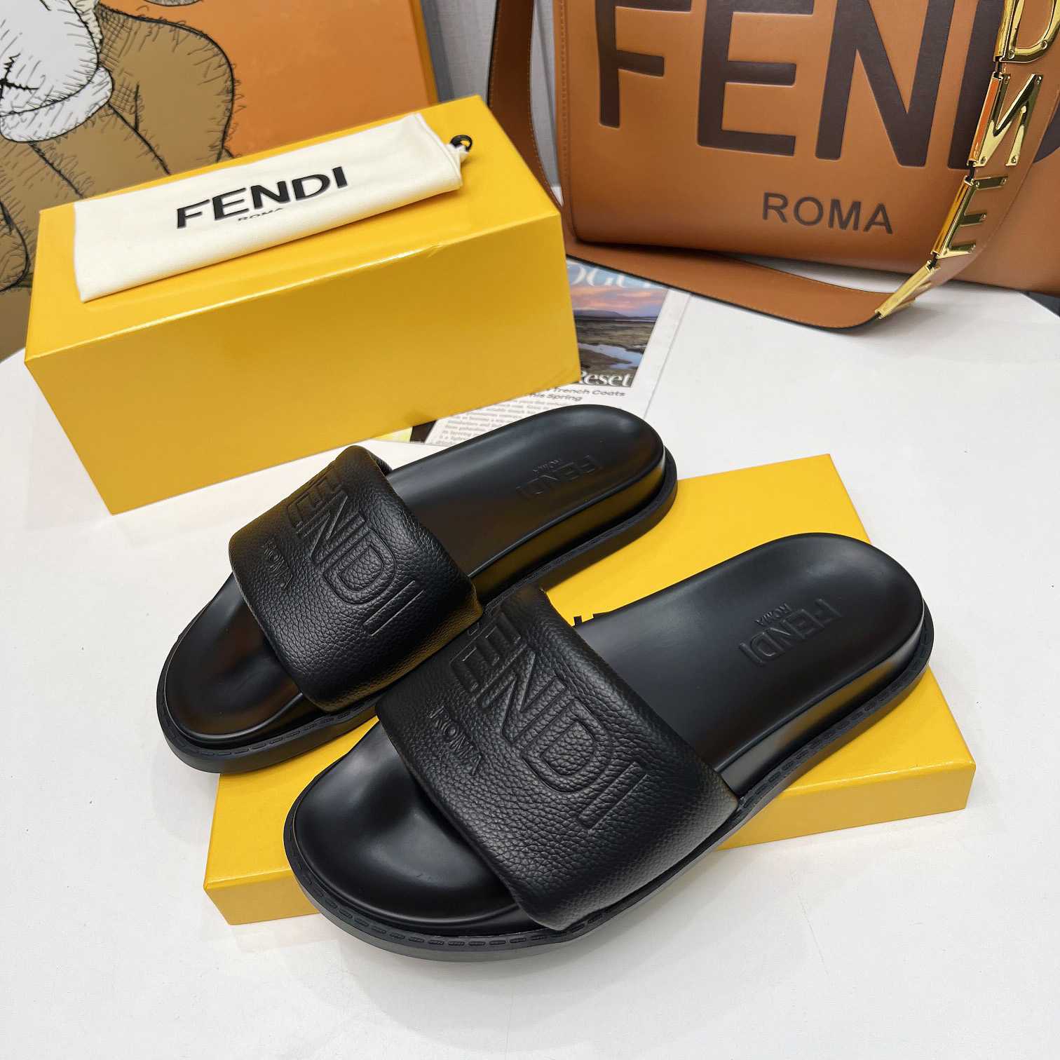 Fendi Roma Slides Black Leather Fussbett - DopestKickz