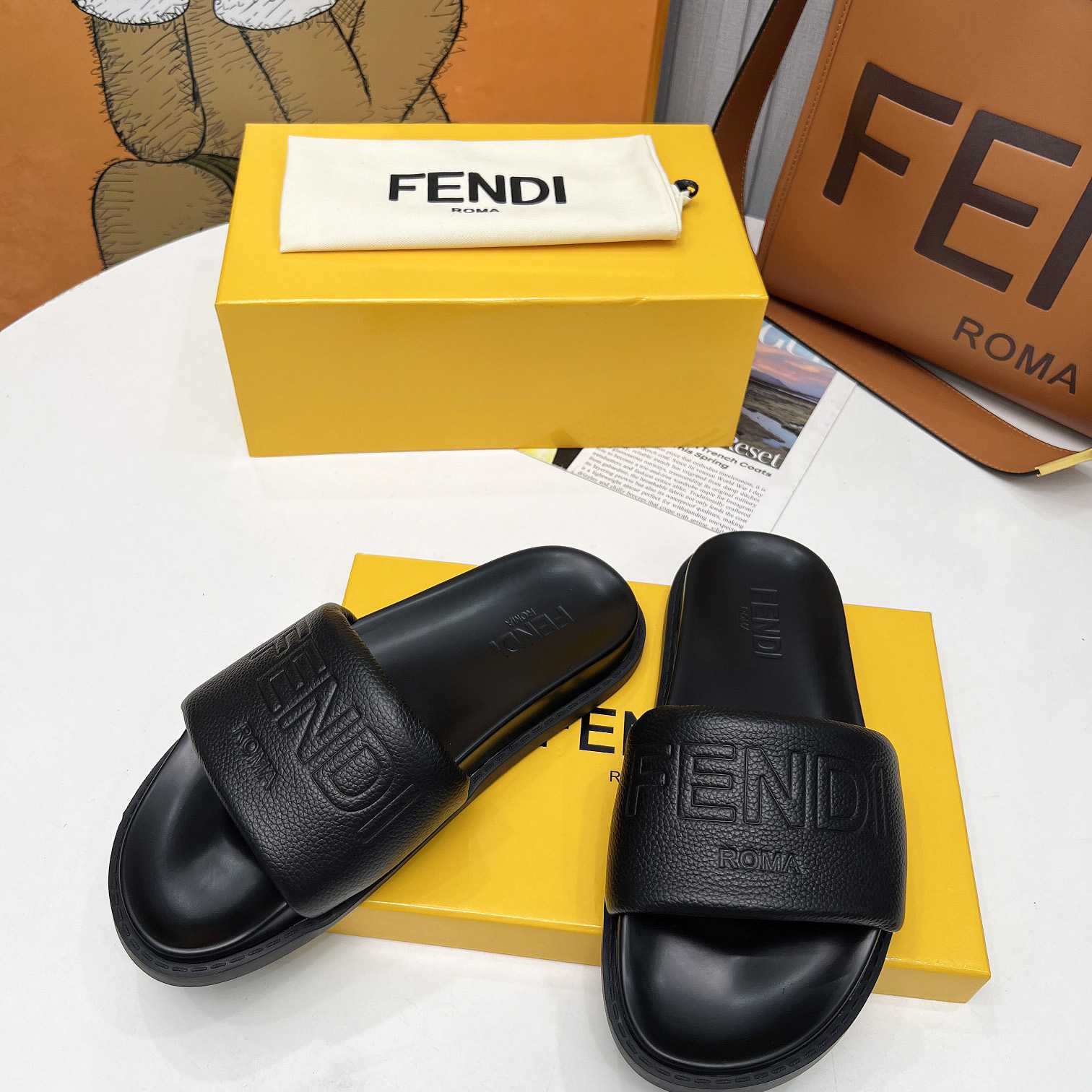 Fendi Roma Slides Black Leather Fussbett - DopestKickz