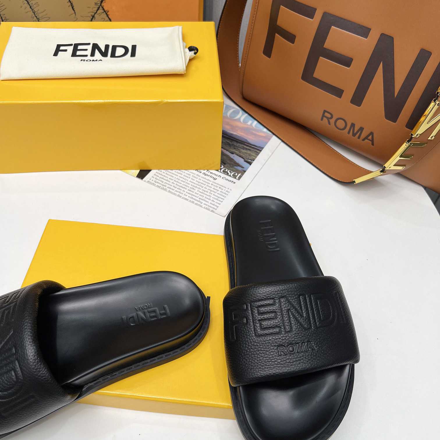 Fendi Roma Slides Black Leather Fussbett - DopestKickz