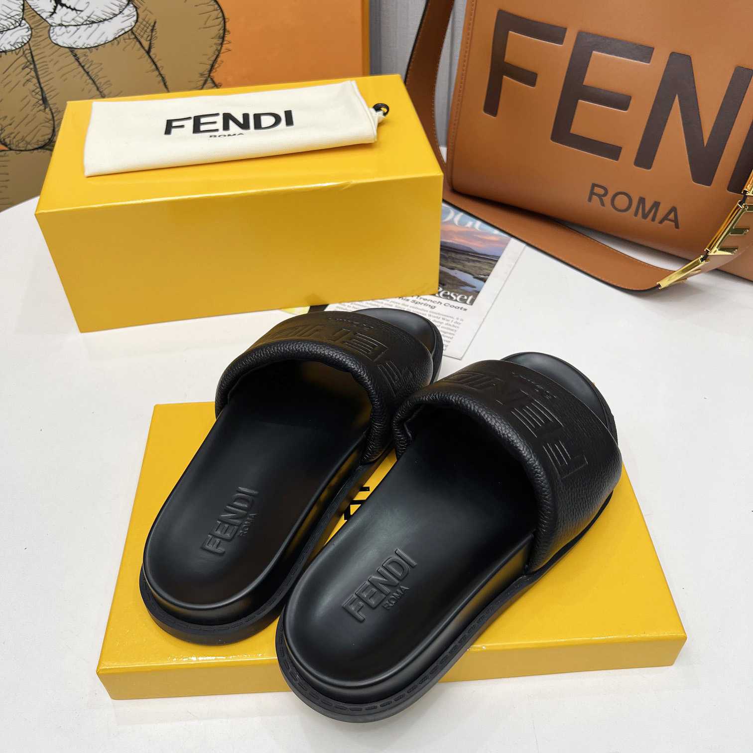 Fendi Roma Slides Black Leather Fussbett - DopestKickz