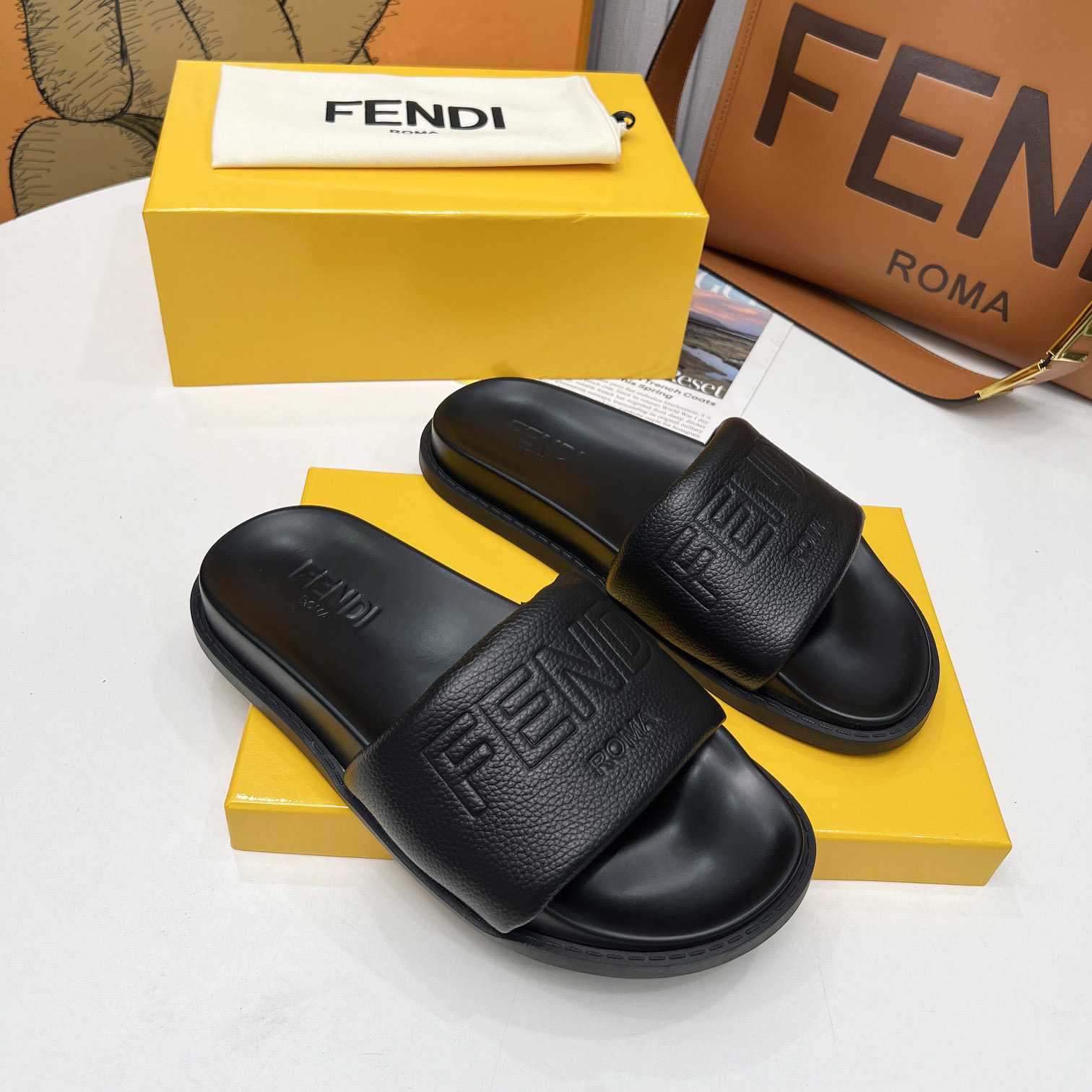 Fendi Roma Slides Black Leather Fussbett - DopestKickz