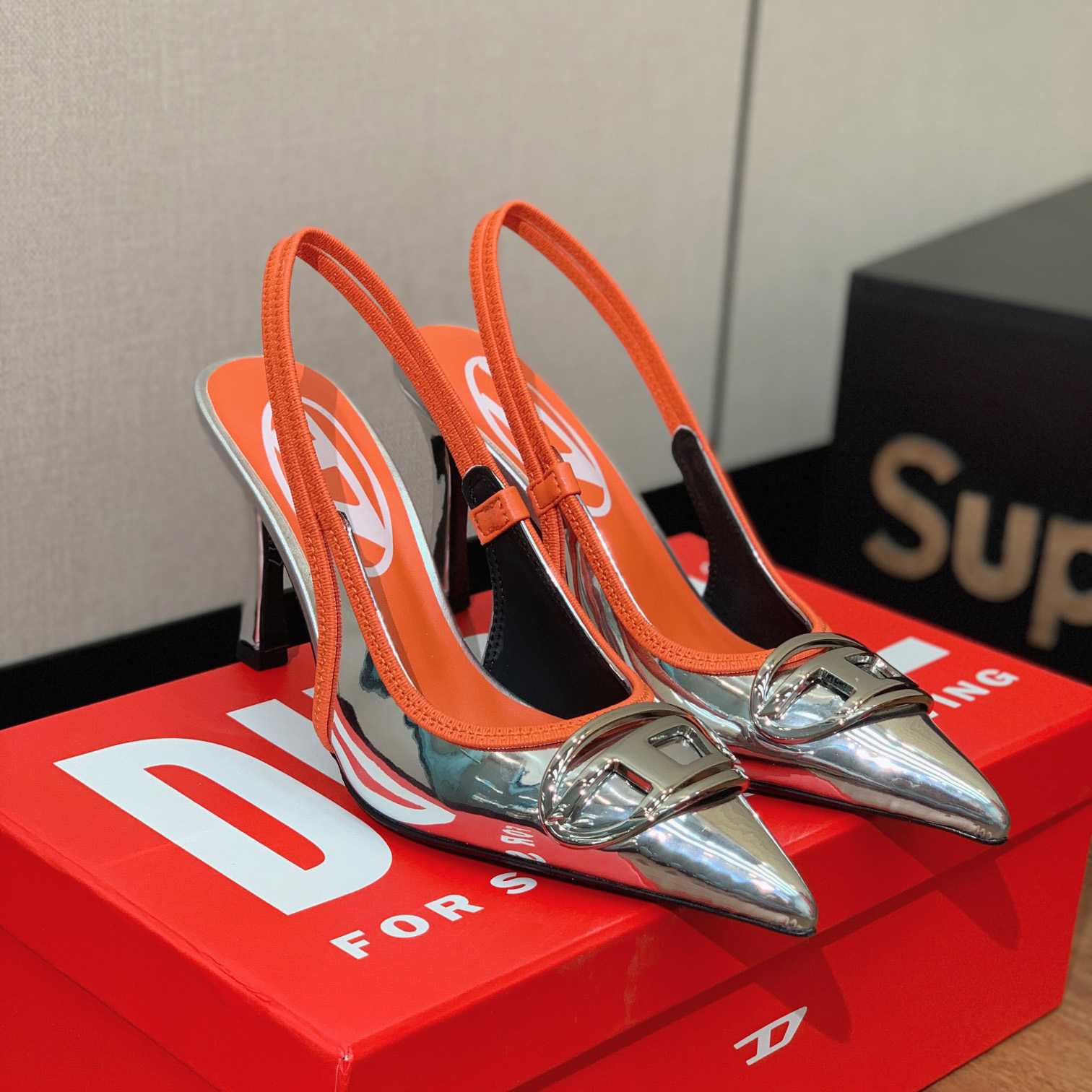 Diesel D-Venus Sb Slingback Pumps In Metallic Leather - DopestKickz