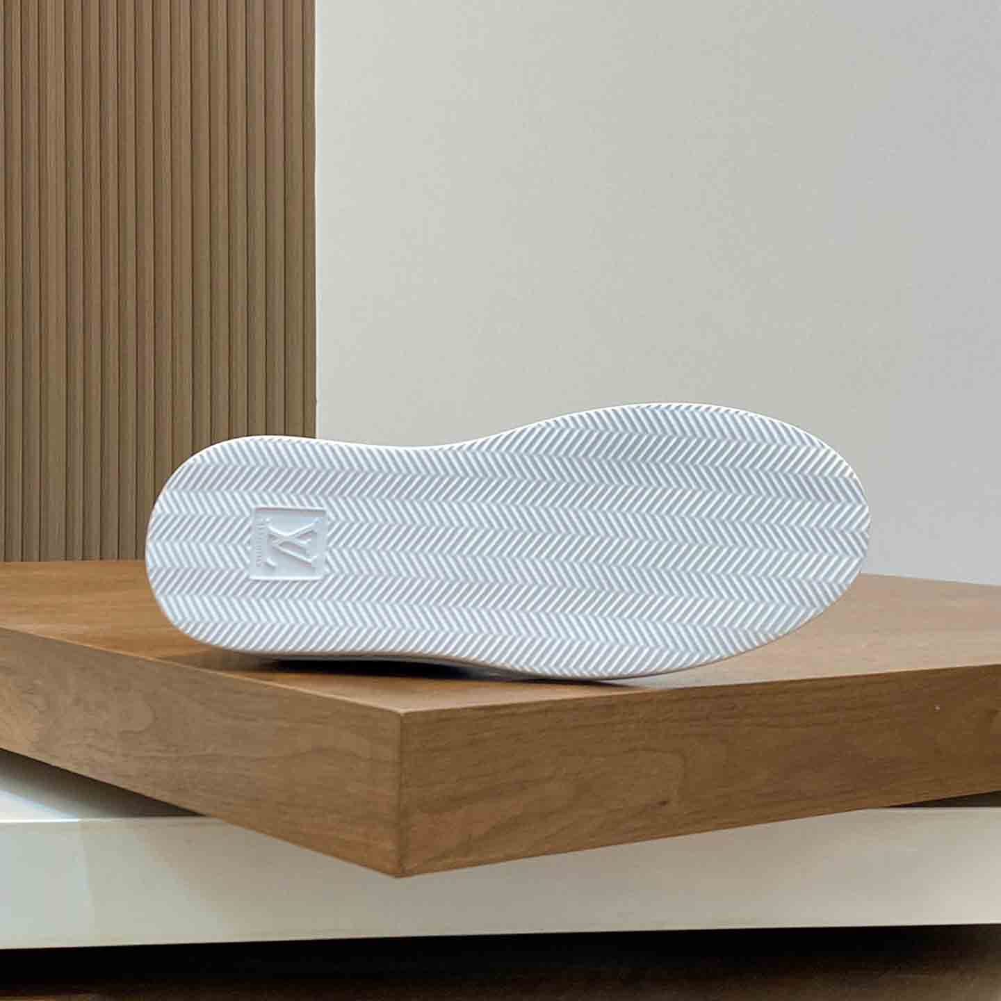 Louis Vuitton Beverly Hills Sneaker   1ACQGO - DopestKickz