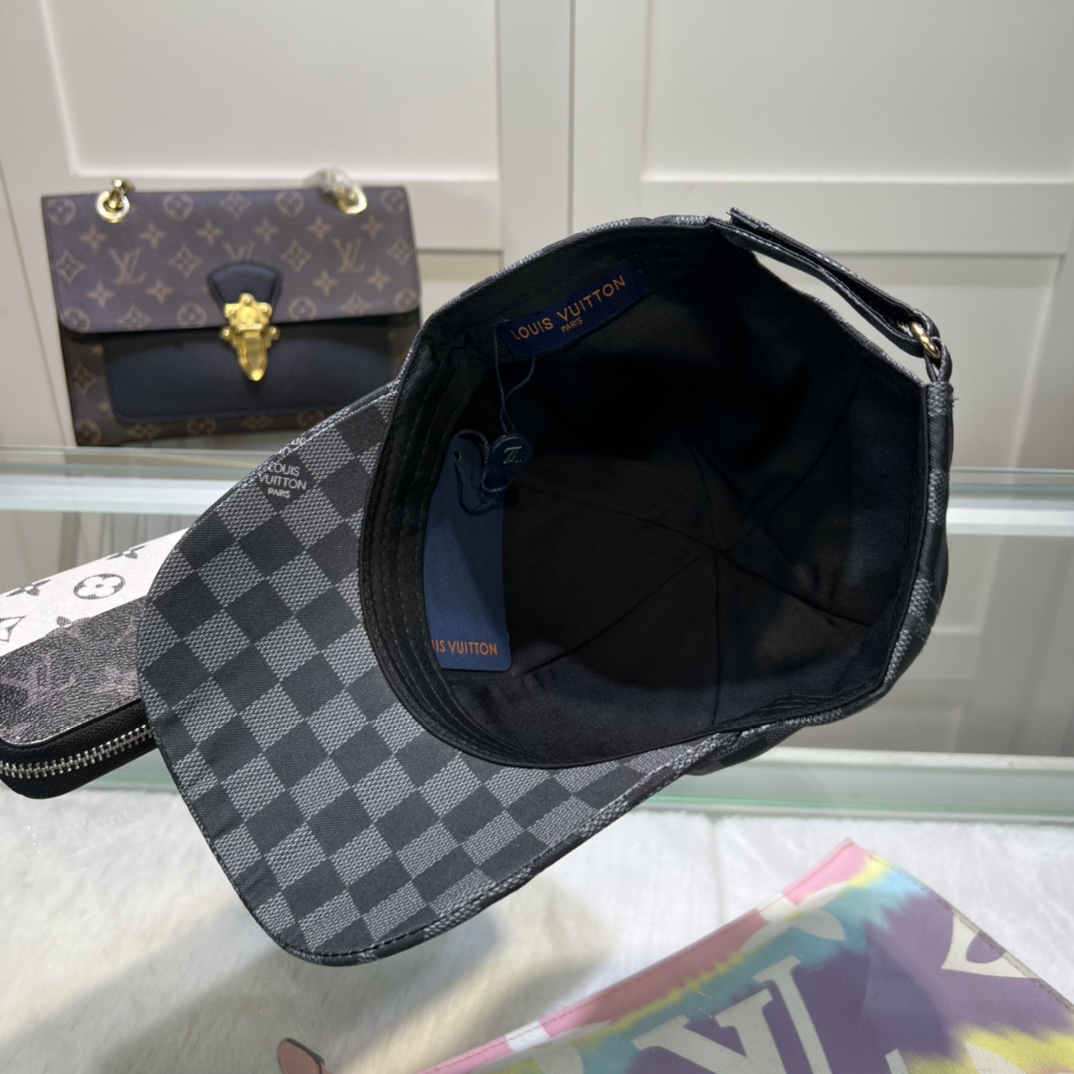 Louis Vuitton Cap - DopestKickz