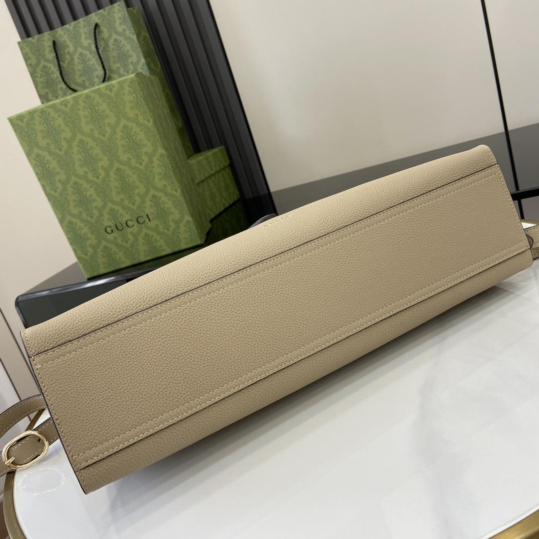 Gucci Medium Tote Bag With Hook Closure - DopestKickz