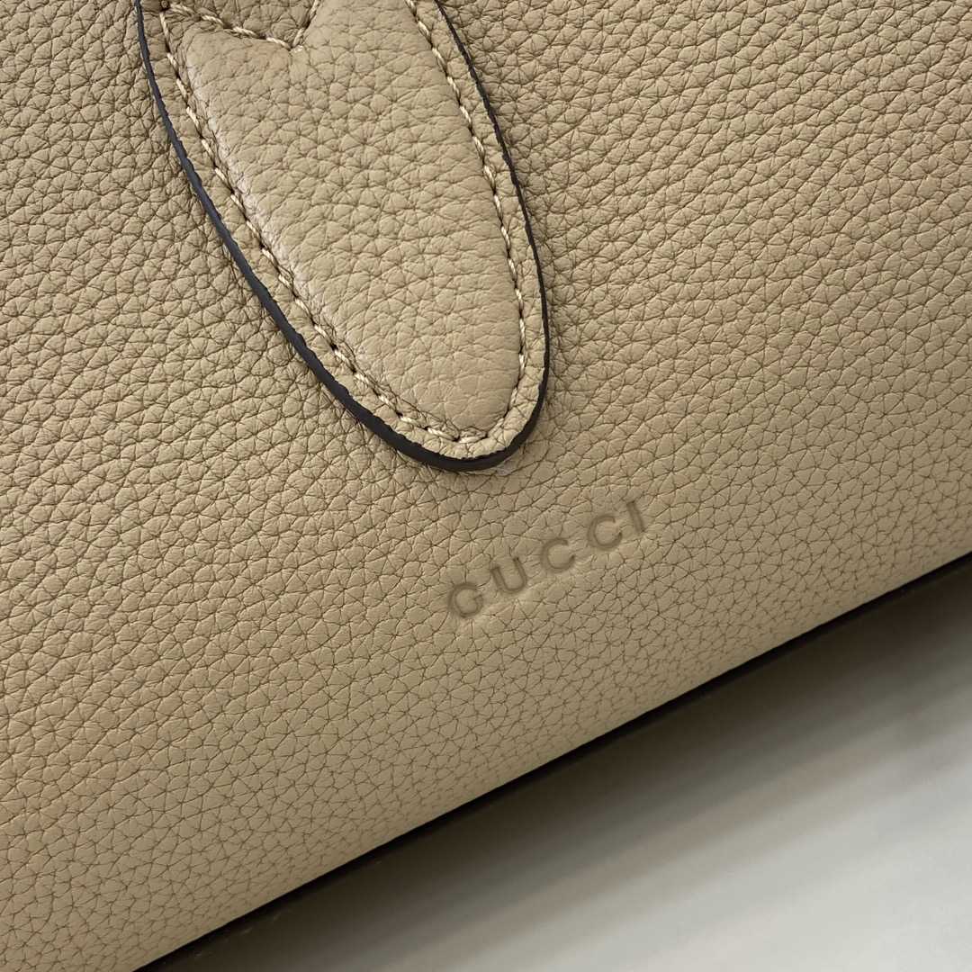 Gucci Medium Tote Bag With Hook Closure - DopestKickz