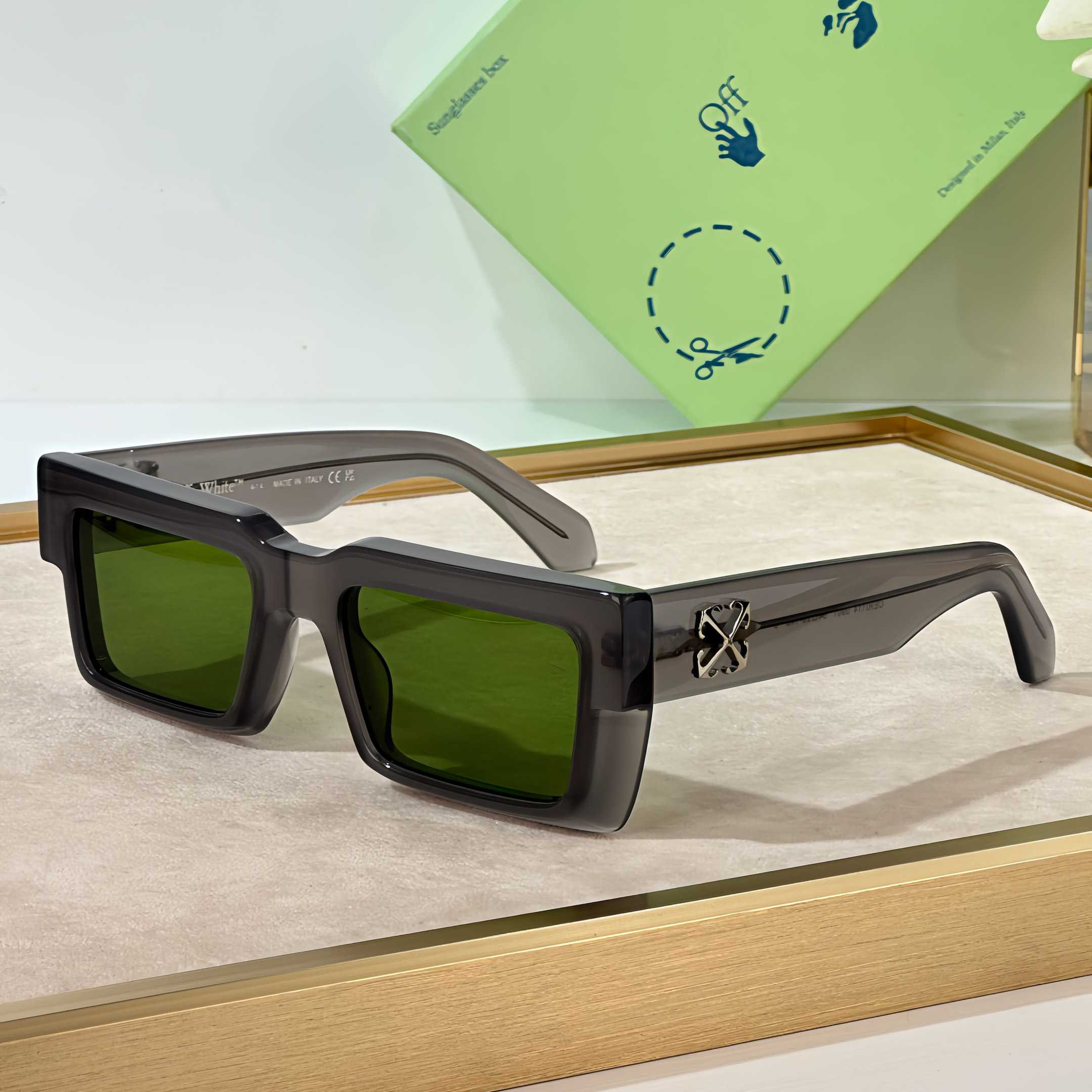 Off White Moberly Sunglasses      OERl114 - DopestKickz