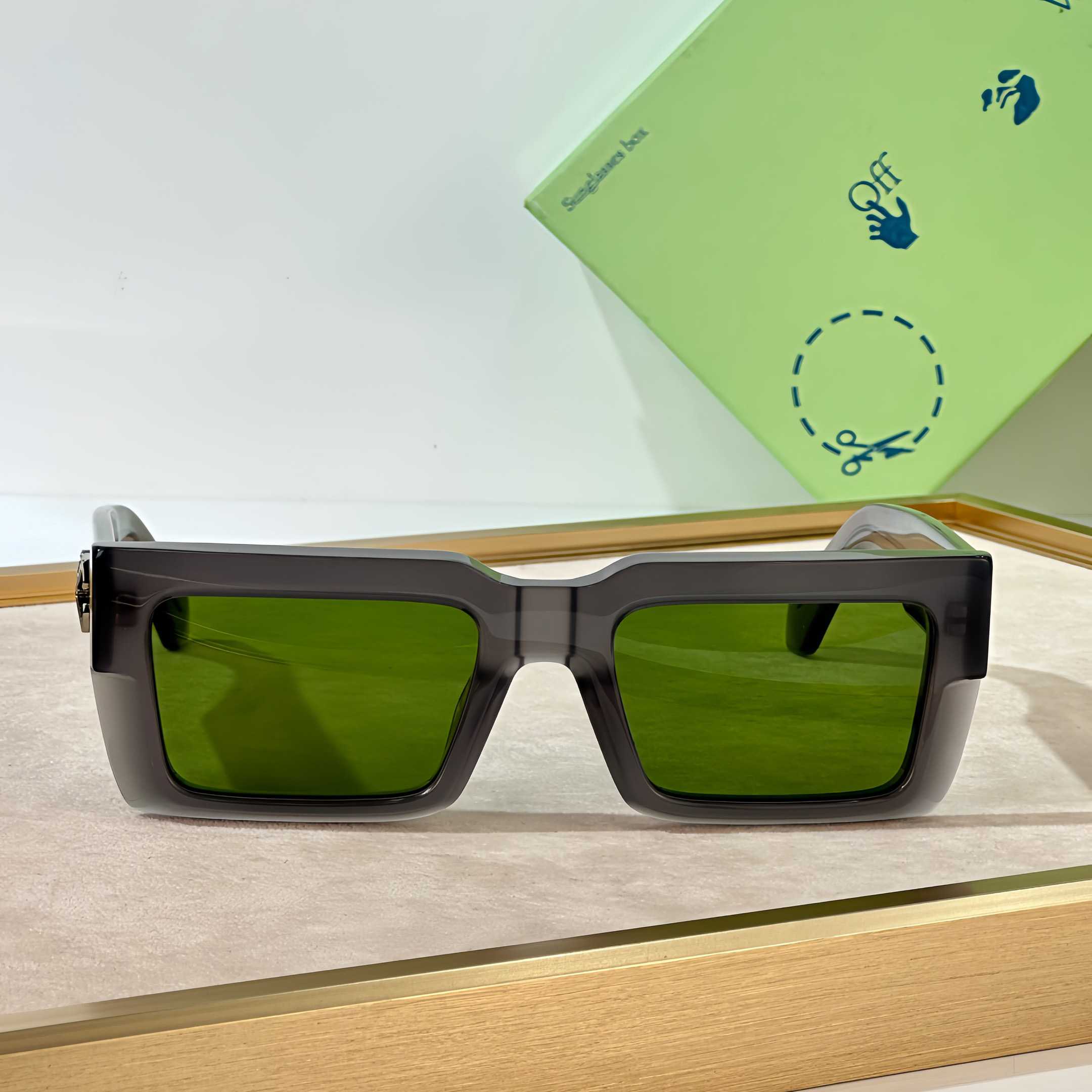 Off White Moberly Sunglasses      OERl114 - DopestKickz