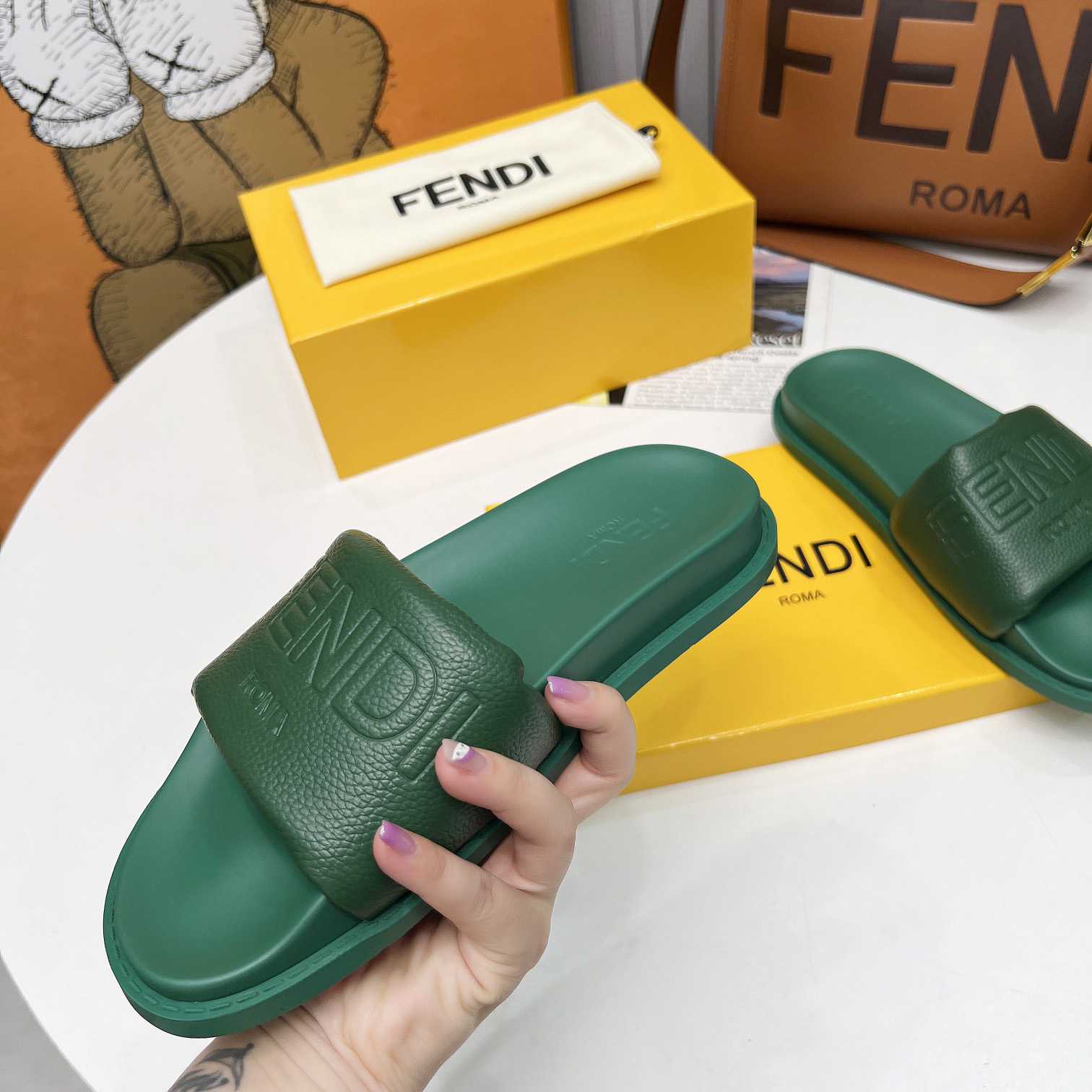 Fendi Roma Slides Green Leather Fussbett - DopestKickz