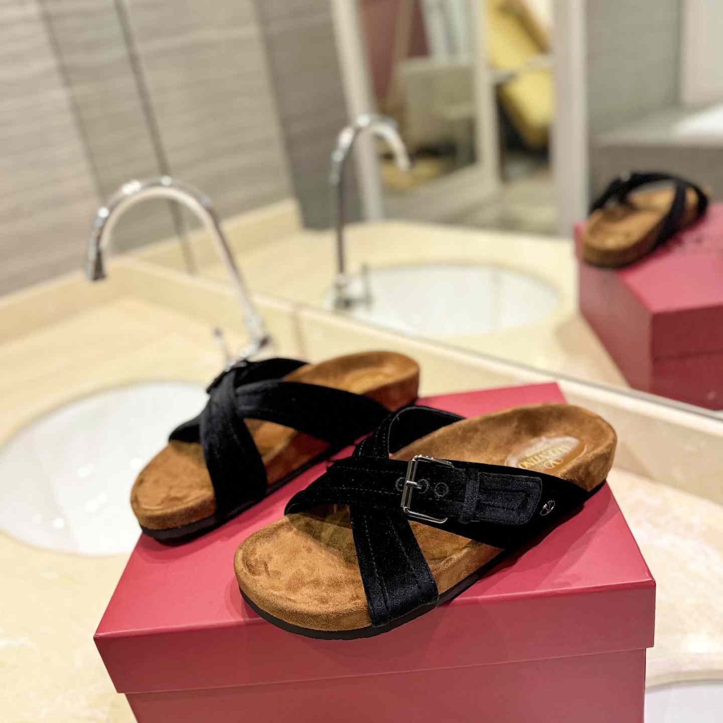 Valenti Fussfriend Velvet Slide Sandal  - DopestKickz