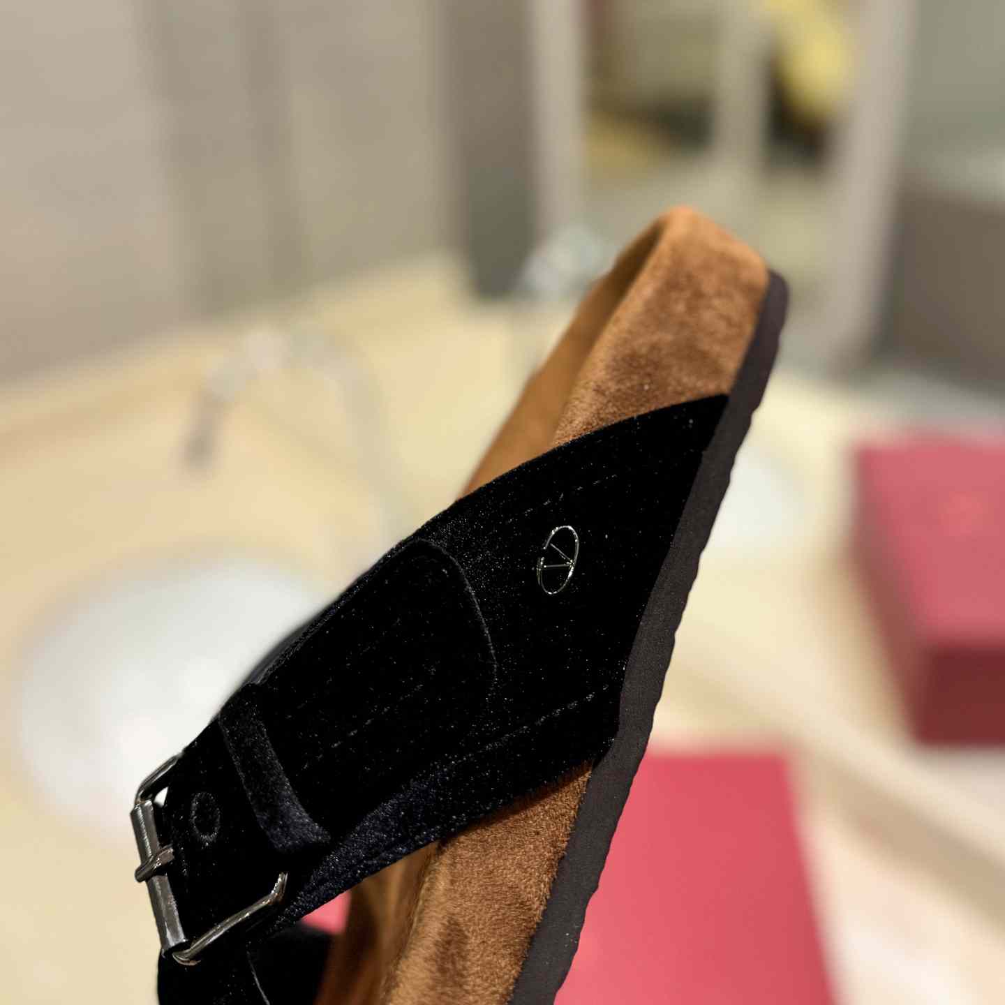 Valenti Fussfriend Velvet Slide Sandal  - DopestKickz