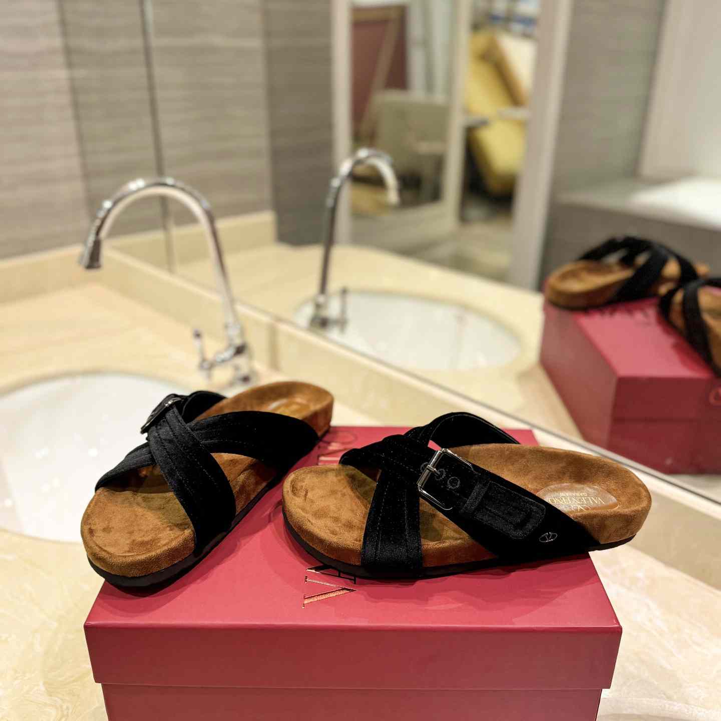 Valenti Fussfriend Velvet Slide Sandal  - DopestKickz