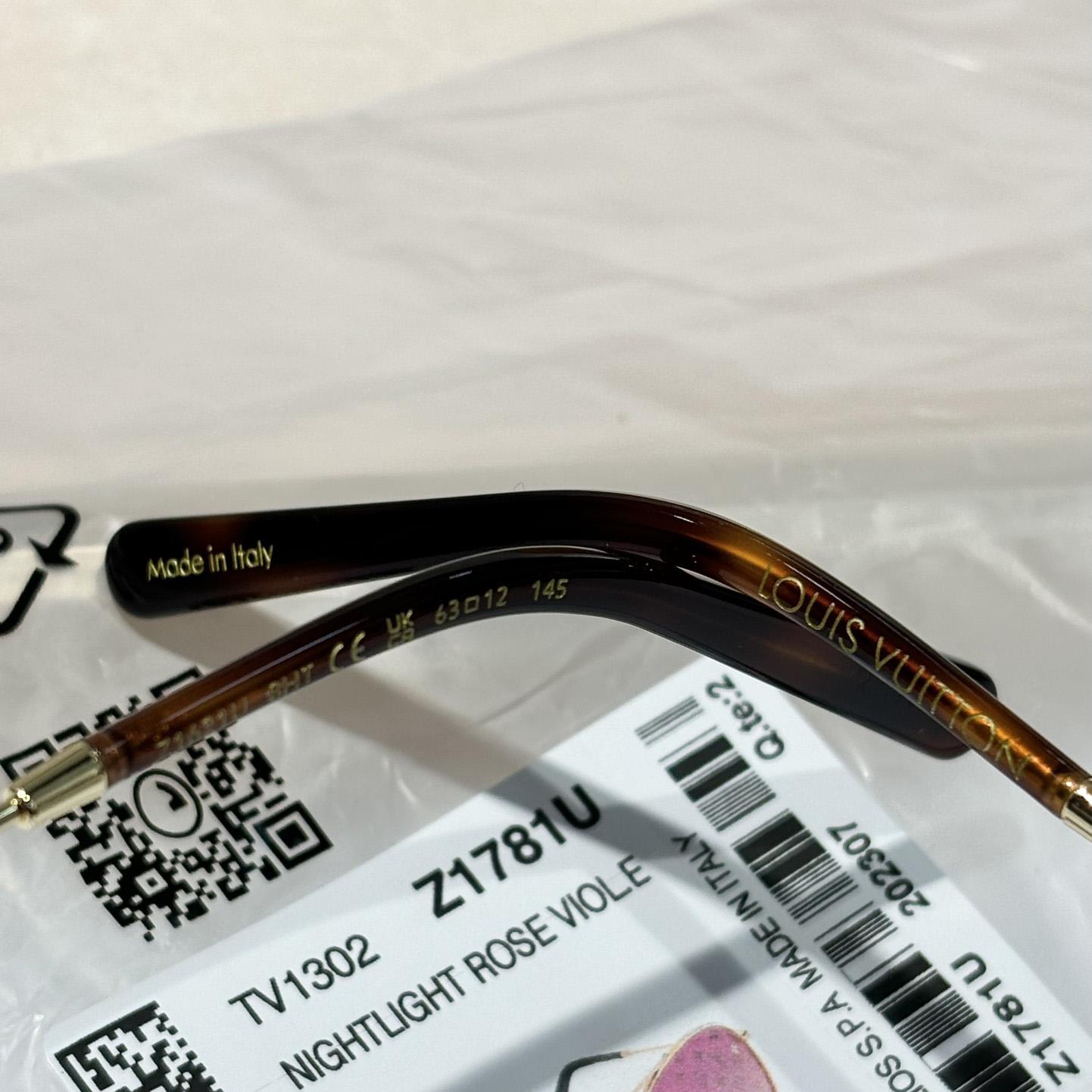 Louis Vuitton The LV Pilot Sunglasses   Z1621U - DopestKickz