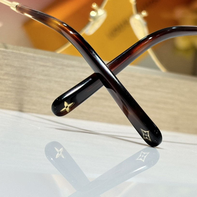 Louis Vuitton The LV Pilot Sunglasses   Z1621U - DopestKickz