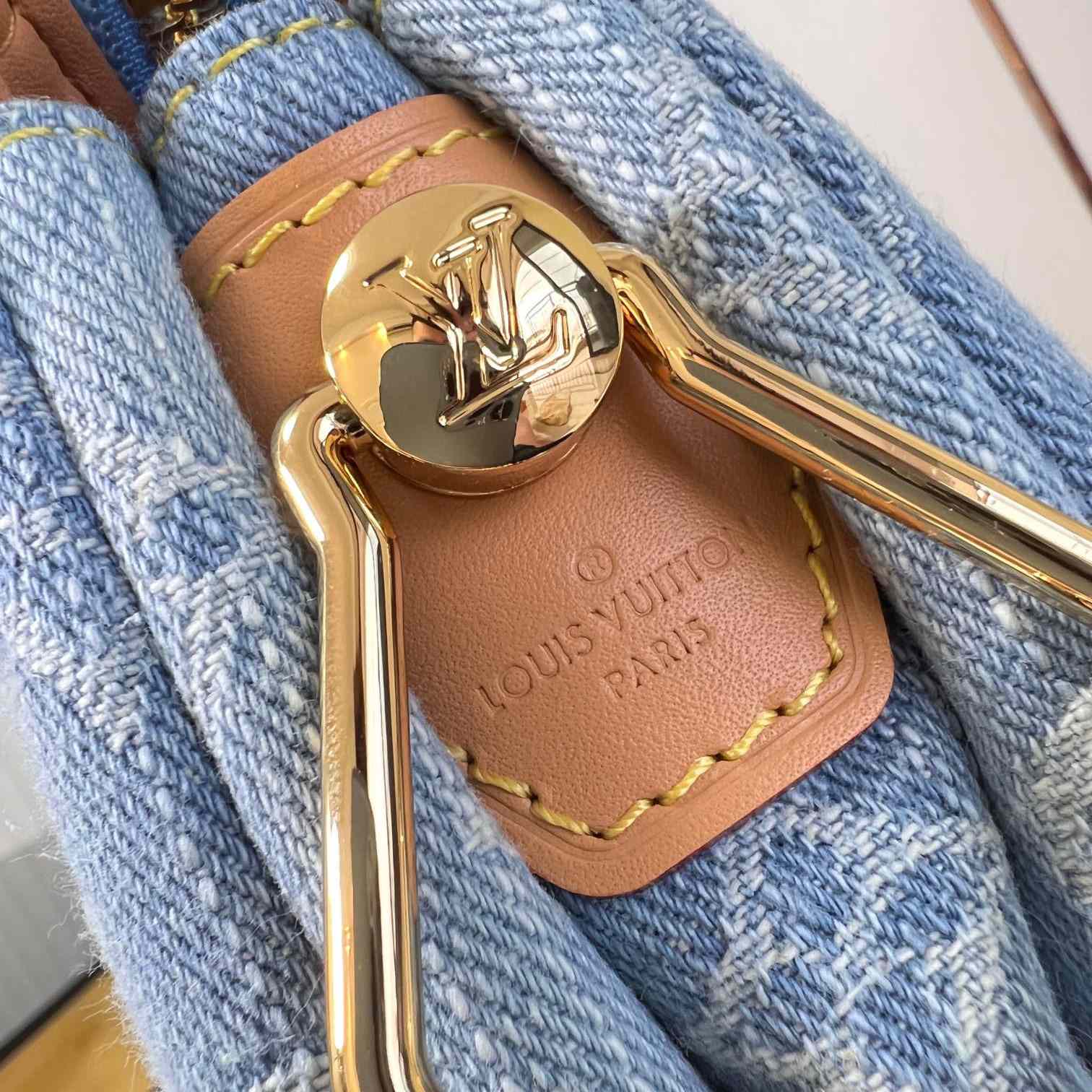 Louis Vuitton Coussin BB   M11401 - DopestKickz