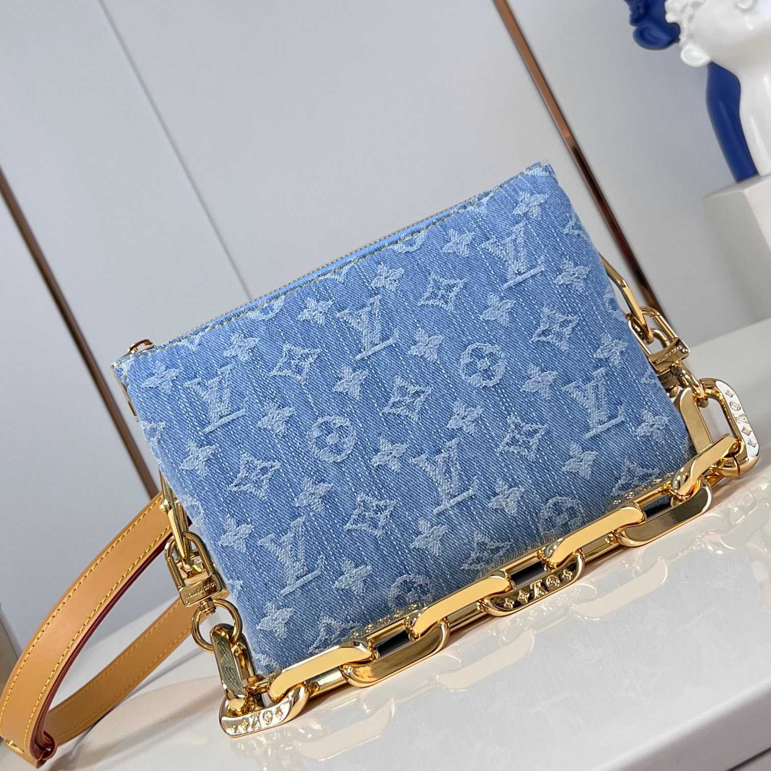 Louis Vuitton Coussin BB   M11401 - DopestKickz