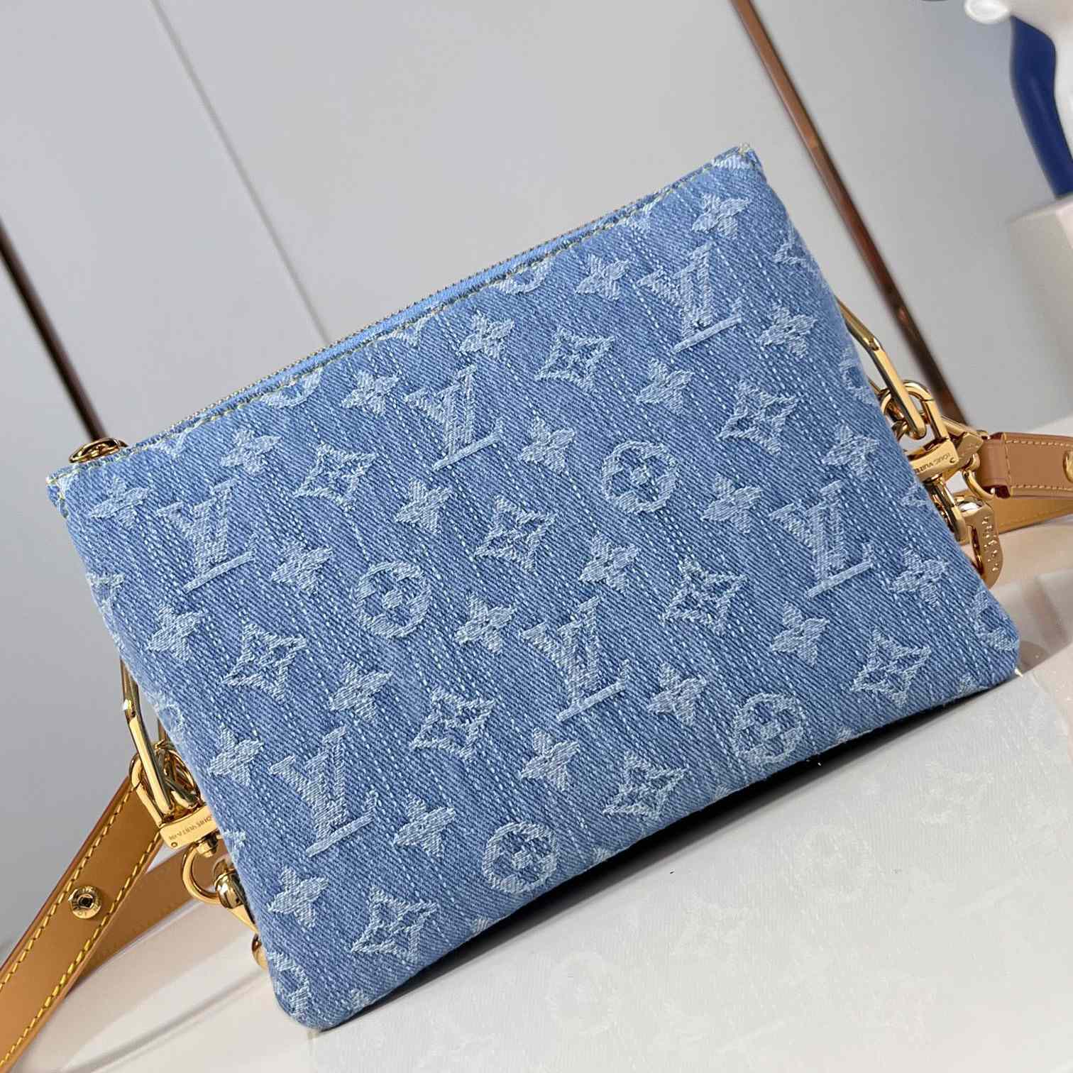 Louis Vuitton Coussin BB   M11401 - DopestKickz