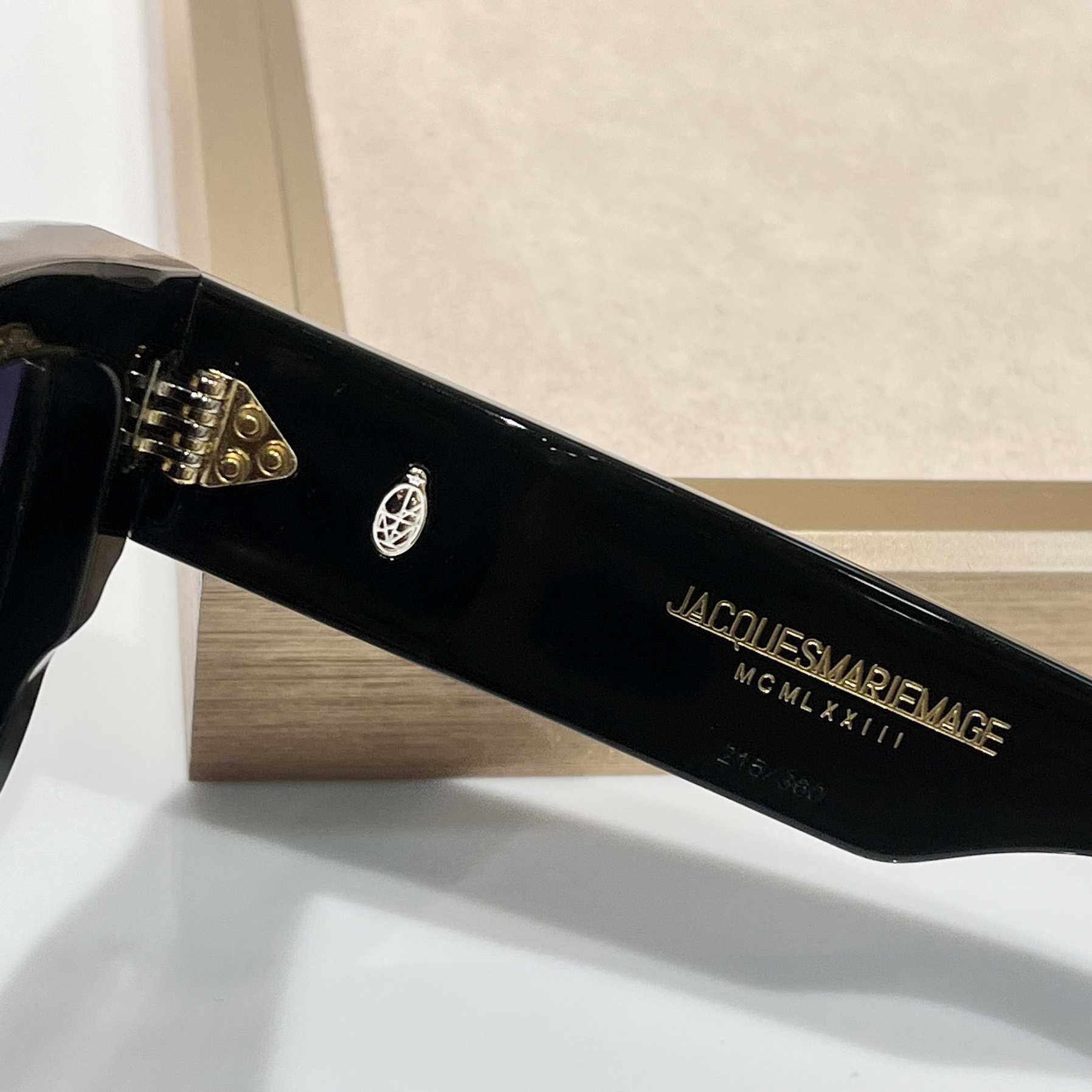 Jacquemus ASCARII Sunglasses - DopestKickz