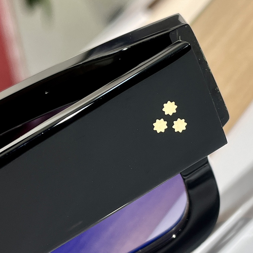 Jacquemus ASCARII Sunglasses - DopestKickz