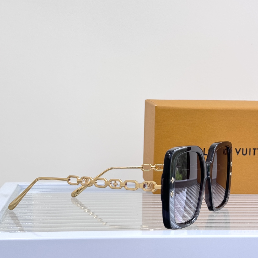 Louis Vuitton Z2107E Sunglasses    - DopestKickz